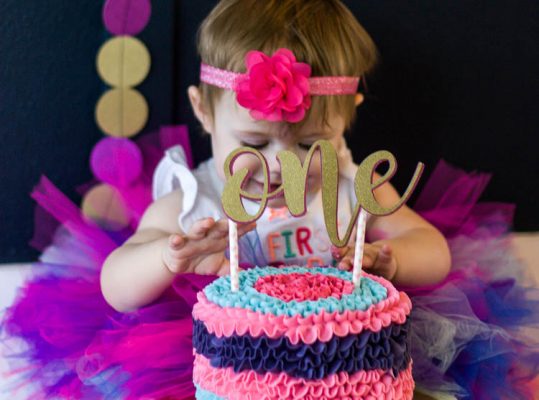 unique birthday Gift Ideas - smash cake photoshoot