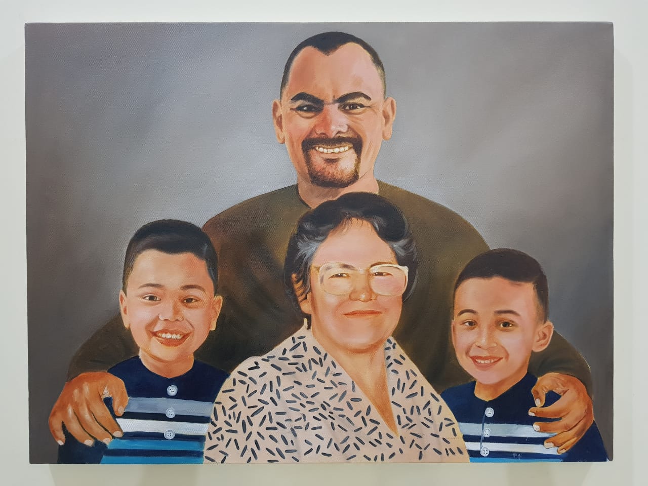 BEST GIFT FOR FAMILY USING OIL PAINT TO SAVE MEMORIES EVERLASTING